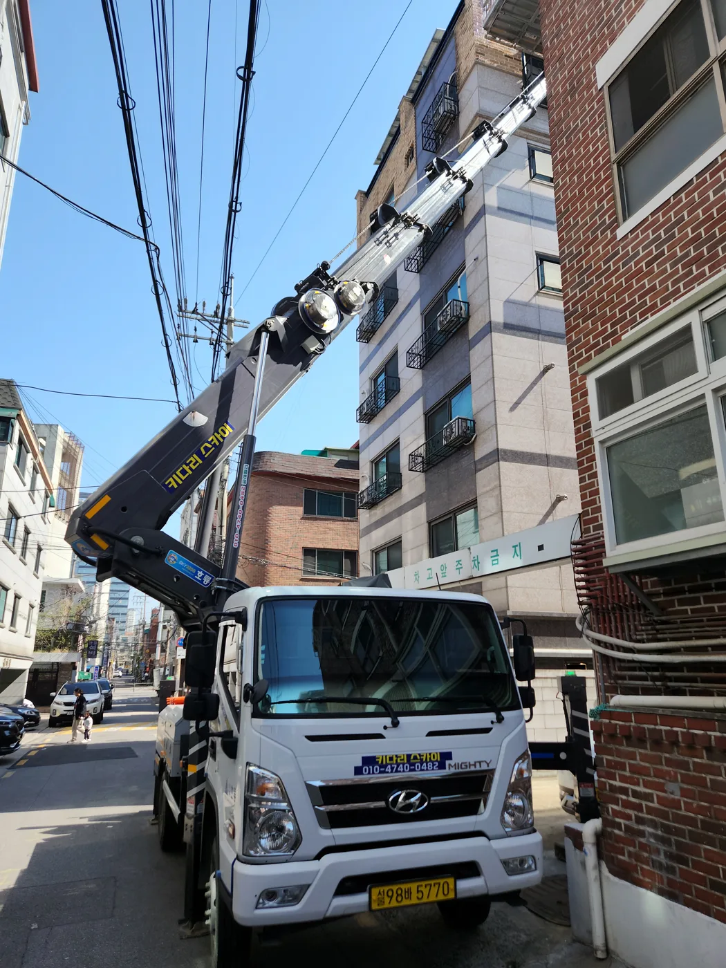 건물 사이 진입 현장